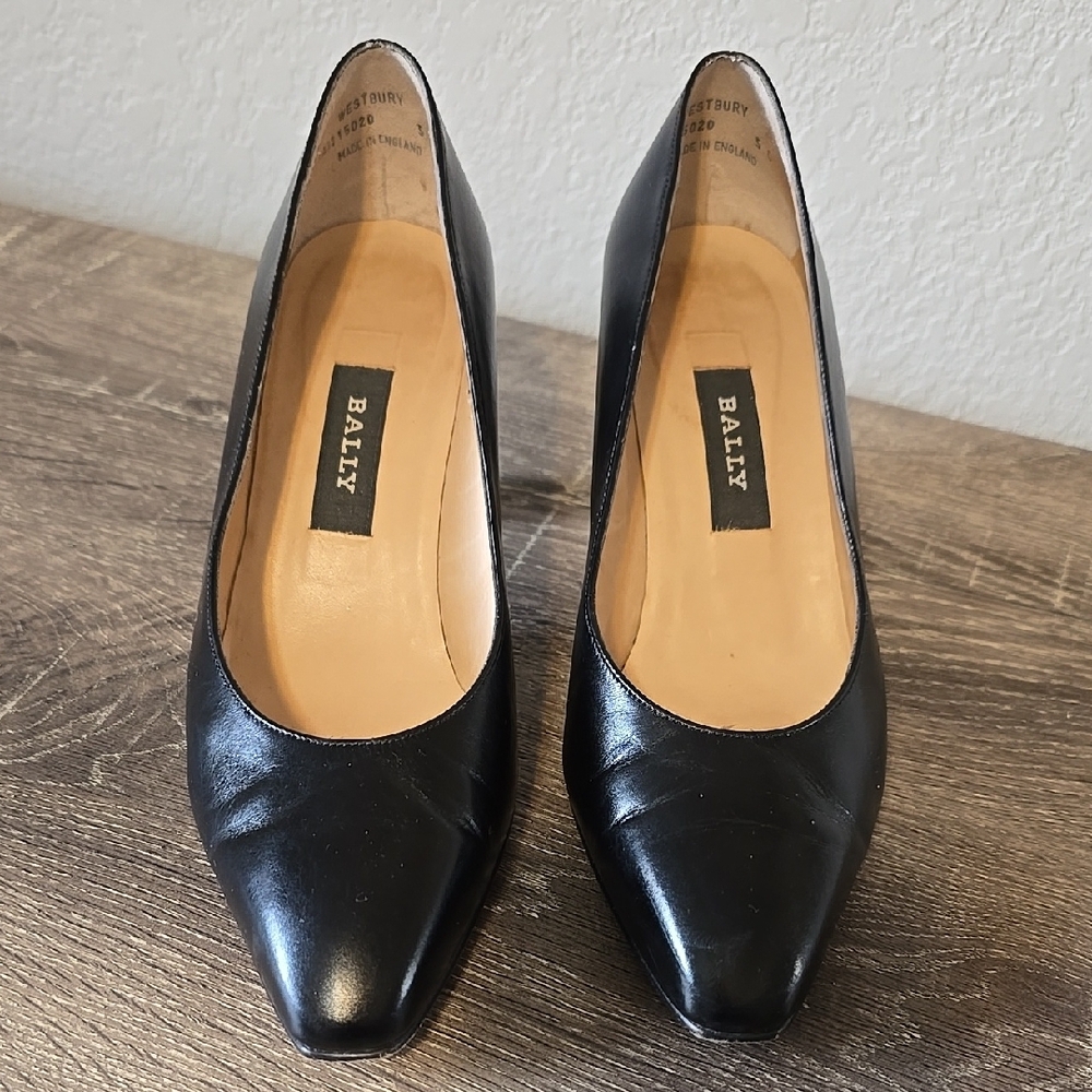 Bally Black Sophisticated Heels - Picture 4 of 16